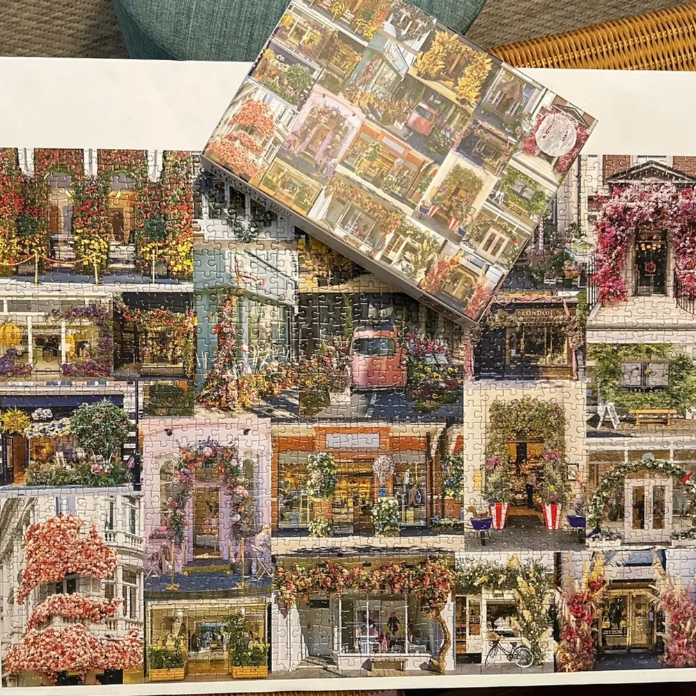 Galison London in Bloom – 1000 Piece Puzzle Fun and Challenging Activity - Picture 2 of 4